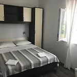Konukevi Vala 3*